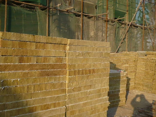 供应北京外墙防火岩棉板，高密度岩棉保温板
