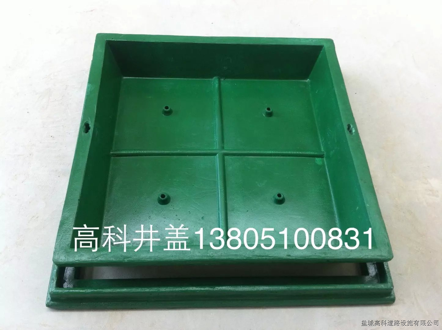 绿化里的井盖草盆井