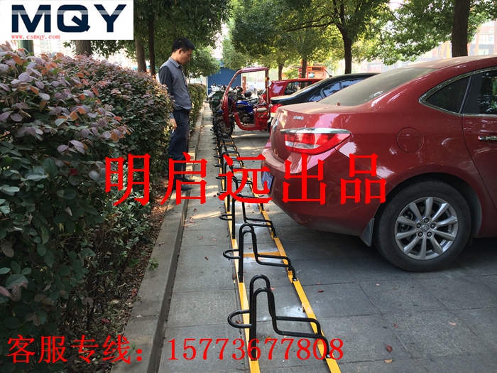 南京夫子庙景区卡位式自行车停车架使用案例