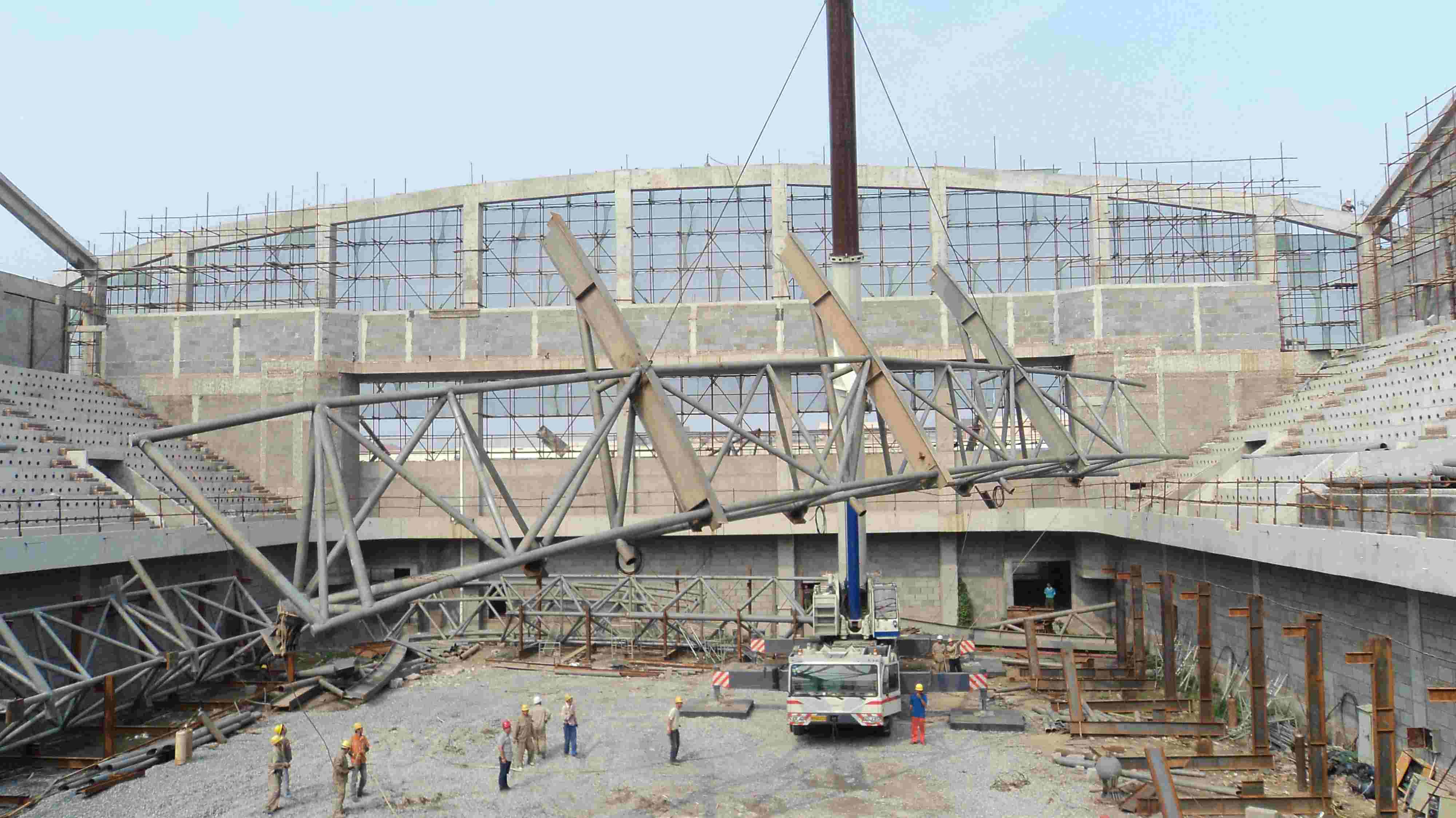 河南理工大学钢结构网架体育馆设计安装